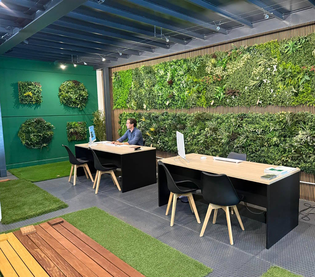 Exposición de Césped Artificial en Madrid | Exposición Interior